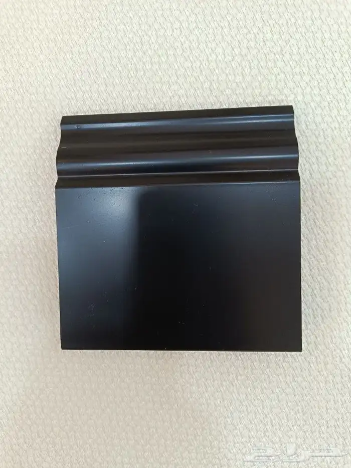 نعلة اسود للبيع ب سعر جملة 0