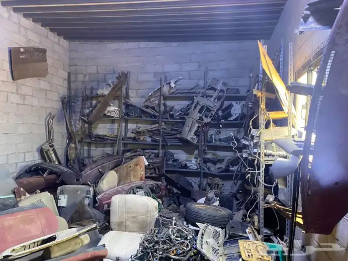 قطع غيار سيارات محافظة بالحائط 3