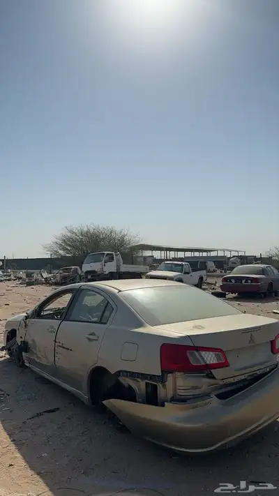 للبيع مستوبيشي جلنت قطع غيار بدي وداخليه 1