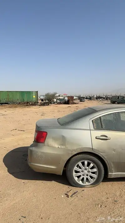 للبيع مستوبيشي جلنت قطع غيار بدي وداخليه 0