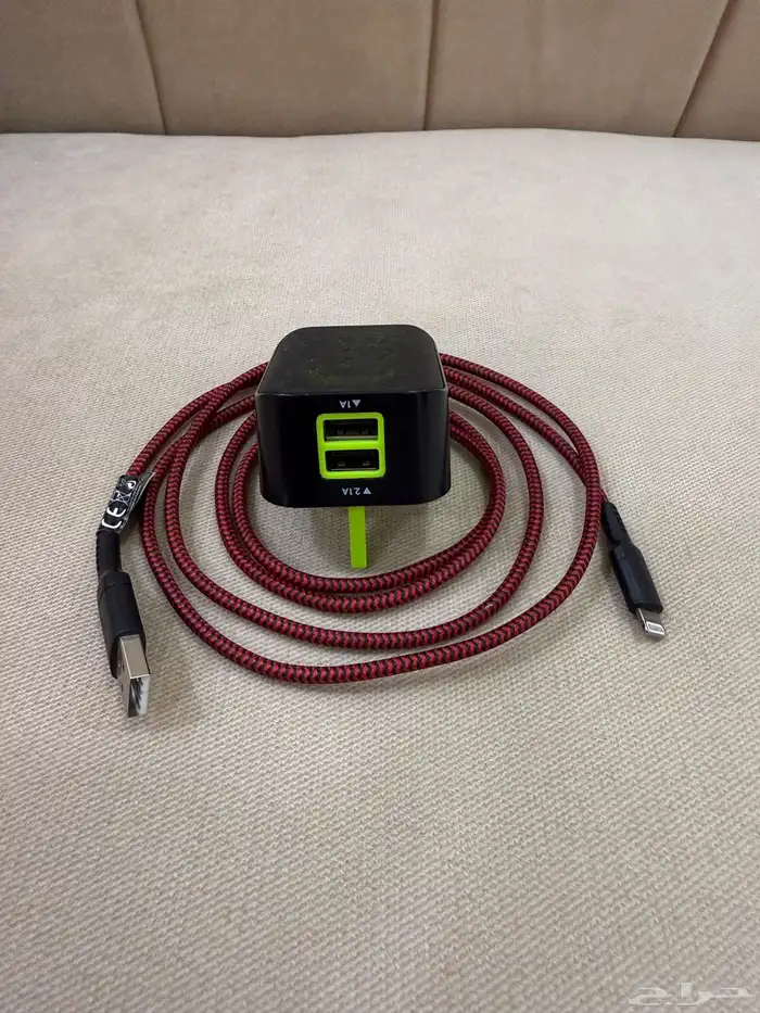 فيش جداري وسلك شاحن 1