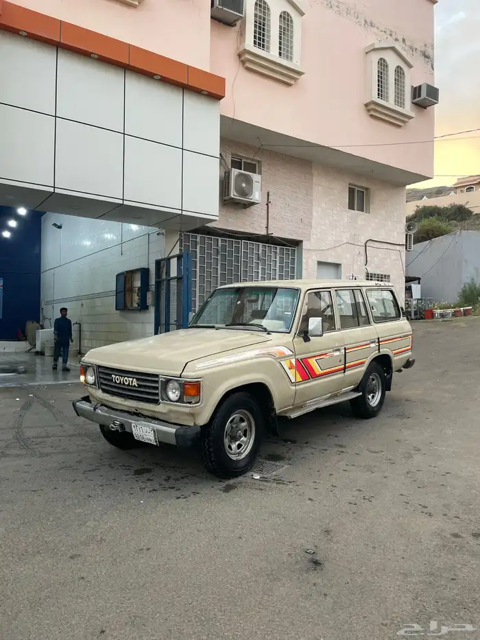 لاندكروزر 1985 4
