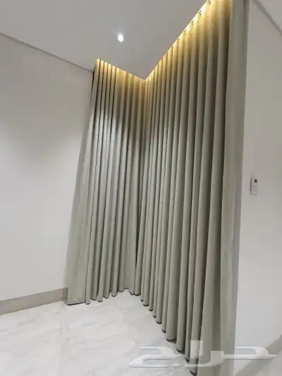 معلم تفصيل وتركيب ستائر 4