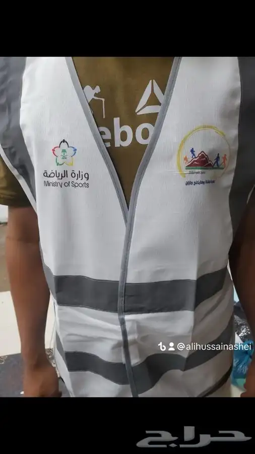 مطلوب مصمم ع مكينه تطريز 94