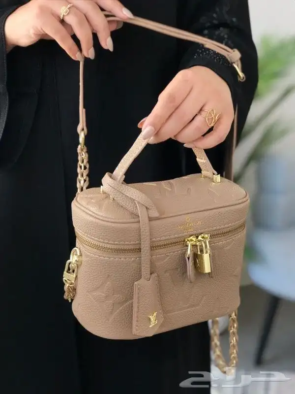 اكسسوارت نسائيه ورجاليه ماركا متنوعه بافضل اسعار وشنط ماركه 34