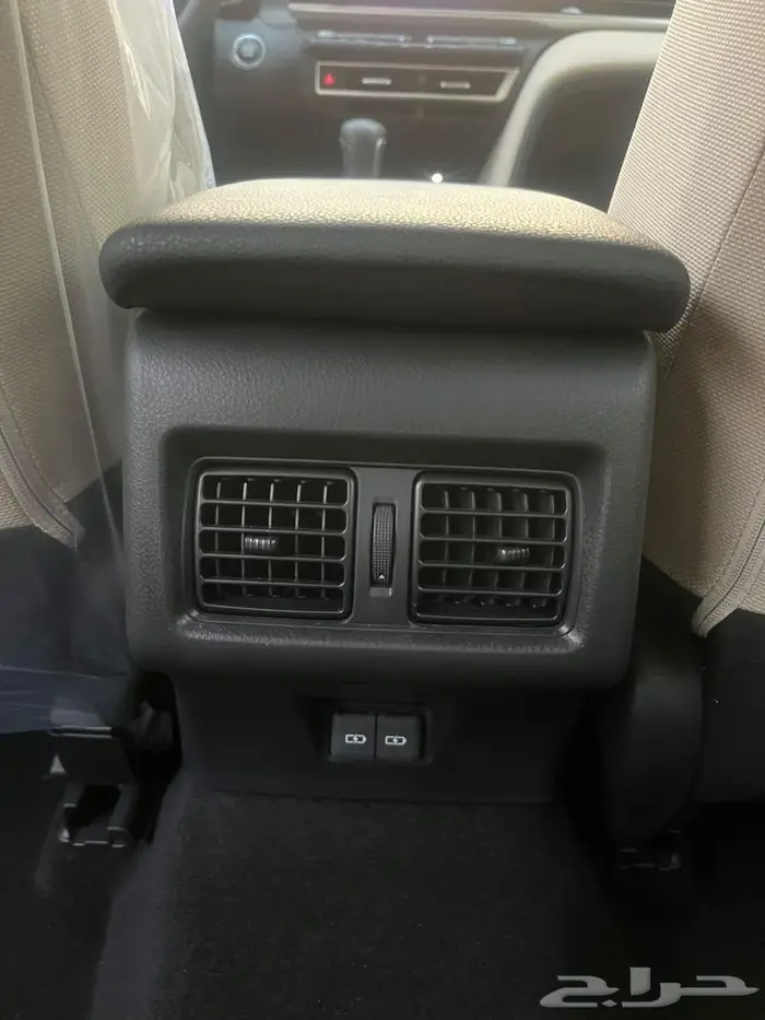 تويوتا كامري LE بنزين 2025 رمادي 18