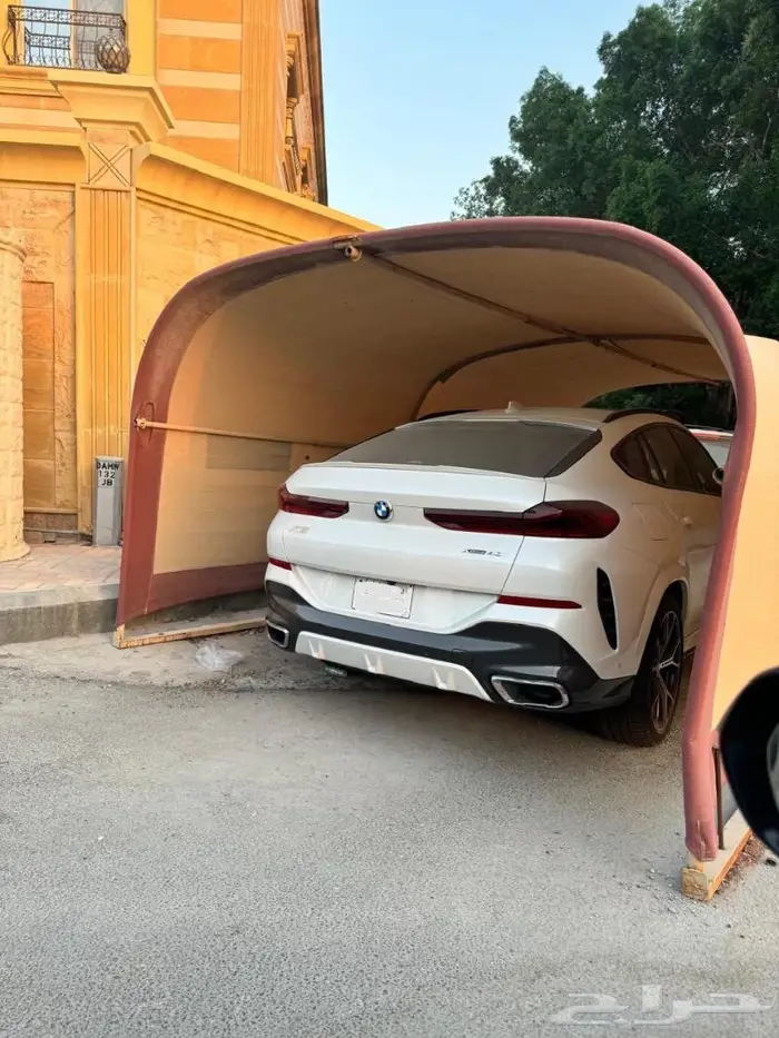 جيب BMW X6 بحالة الوكالة ممشى قليل 2023 1