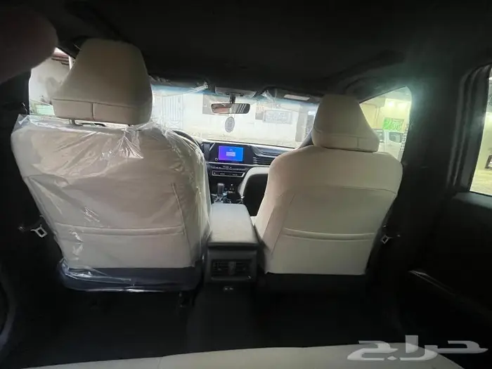 تويوتا كامري LE بنزين 2025 رمادي 8