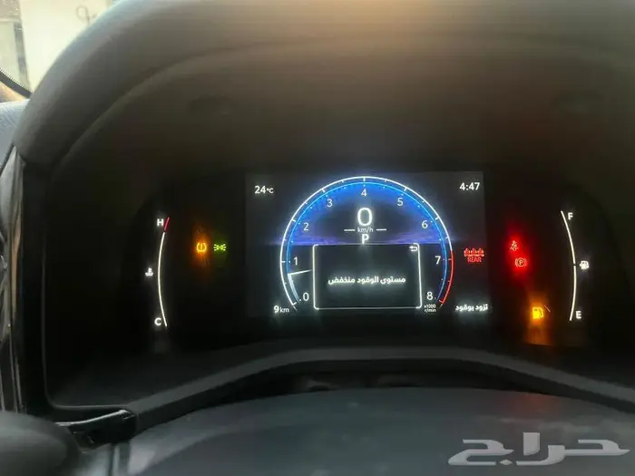 تويوتا كامري LE بنزين 2025 رمادي 12