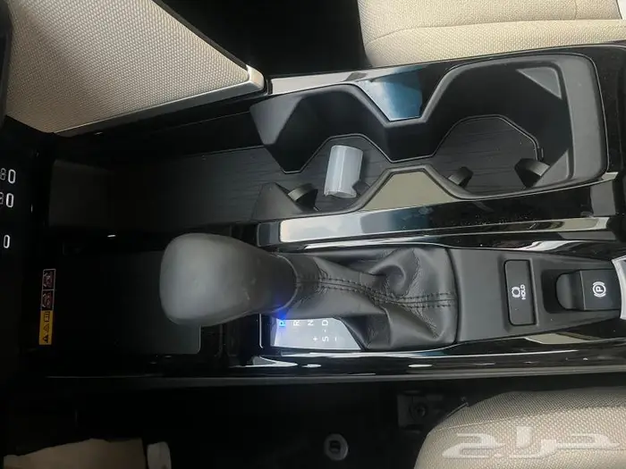 تويوتا كامري LE بنزين 2025 رمادي 13