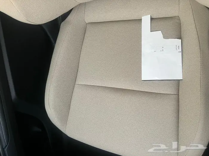 تويوتا كامري LE بنزين 2025 رمادي 15