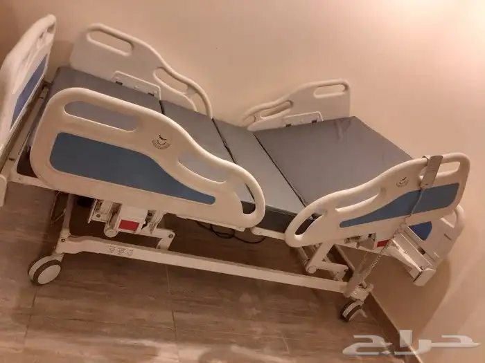 سرير متحرك كهربائي عرض متر صافي مع المرتبة 0
