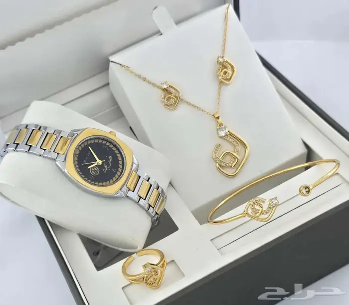 أطقم نسائية فخمة بالاسم المطلوب 2