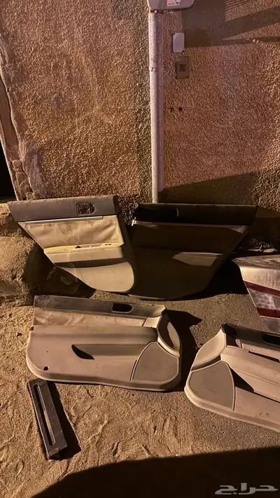 للبيع مستوبيشي جلنت قطع غيار بدي وداخليه 7
