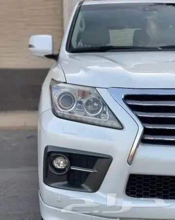 تيوتا لكزز نيسان 2