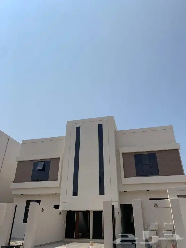 شقق للبيع ارواف علويه وسفليه في حي السويس 1