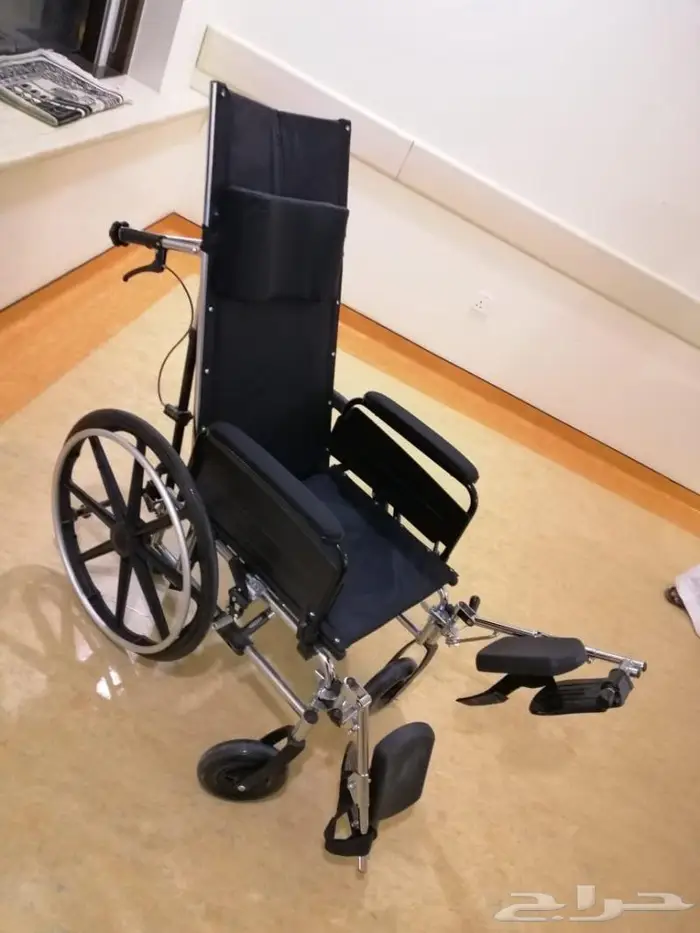 كرسي عجلات للبيع. تواصل واتس 1