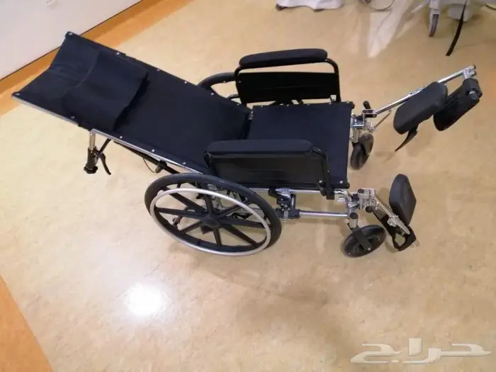 كرسي عجلات للبيع. تواصل واتس 0