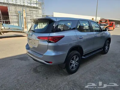 تويوتا فورشنر 4x2 موديل 2024 بنزين 4