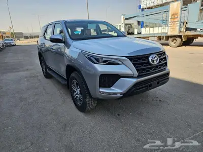 تويوتا فورشنر 4x2 موديل 2024 بنزين 1