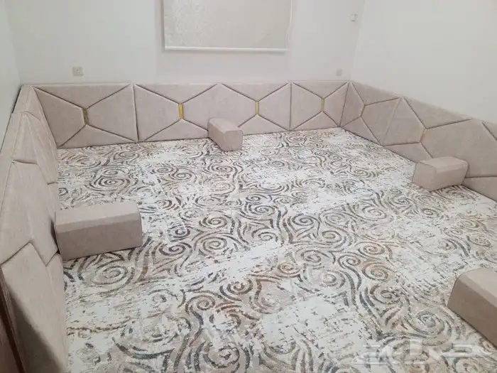 تنجيد وتفصيل جميع انوع الكنب و المجالس و الستائر والمفروشات 0