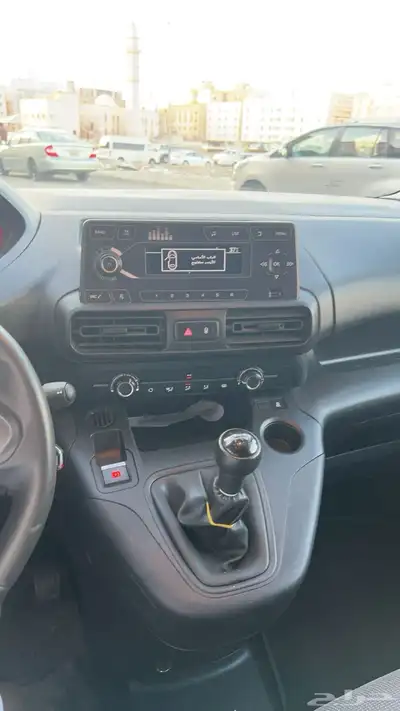 فان بيجو بارتنر 2022 12