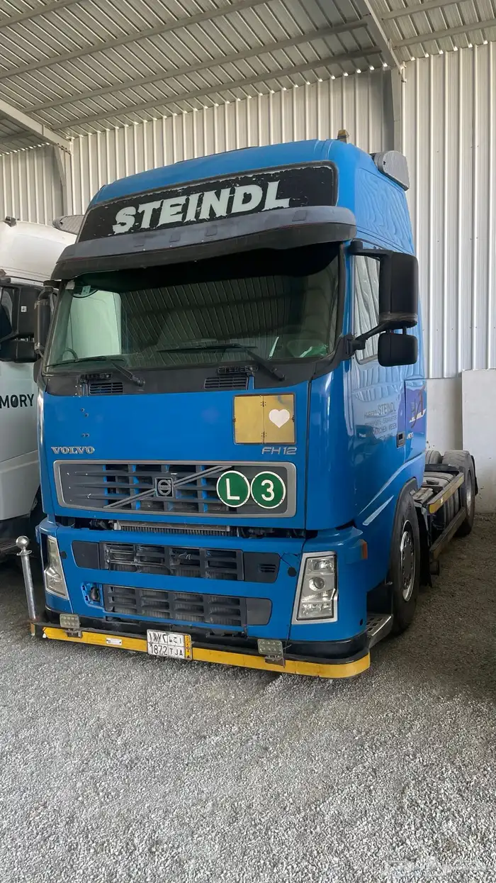 للبيع راس تريلة فولفو 2005 نظيف 0