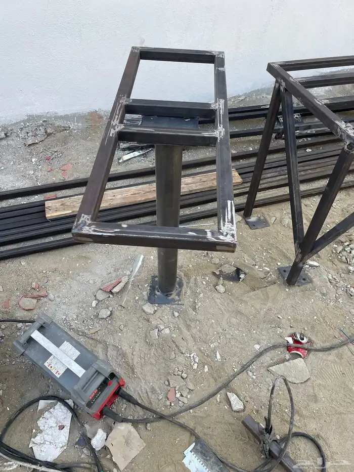 أعمال الحدادة الكريتال هناجر ومظلات وسواتر وتأسيس مصاعد 48