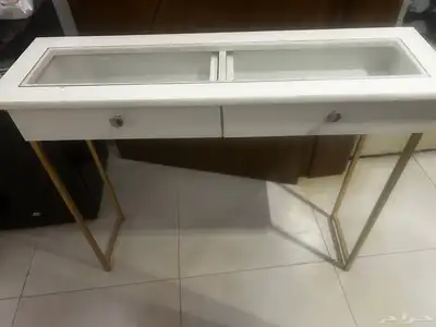 طاولات للبيع 1