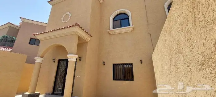 فيلا سكنية فاخرة للبيع في الخبر - حي التحلية 1
