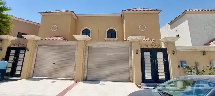 فيلا سكنية فاخرة للبيع في الخبر - حي التحلية 2