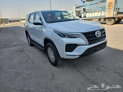 تويوتا فورشنر 4x2 موديل 2024 بنزين 30