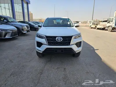 تويوتا فورشنر 4x2 موديل 2024 بنزين 32