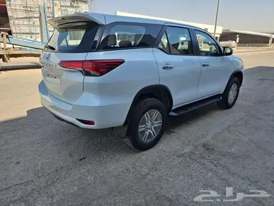 تويوتا فورشنر 4x2 موديل 2024 بنزين 36