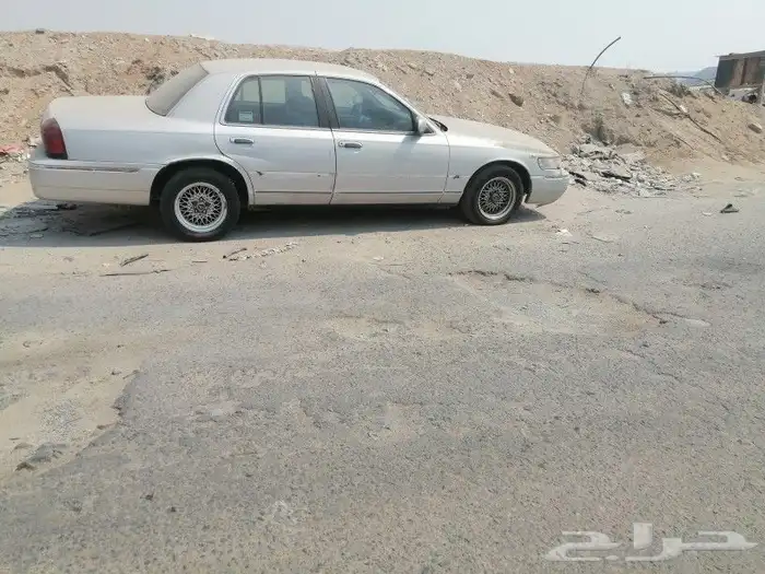 فورد ماركيز 2002للبيع قطع غيار فقط 2