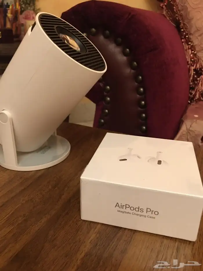 بروجكتر مع سماعة ايربودز للبيع 0