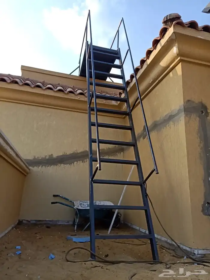 أعمال الحدادة الكريتال هناجر ومظلات وسواتر وتأسيس مصاعد 35