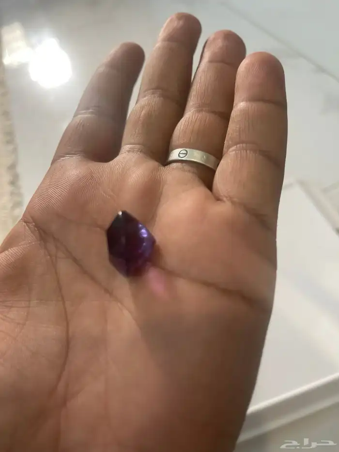 احجار كريمة (ياقوت واميتست وتنزنايت ونيزك) 2