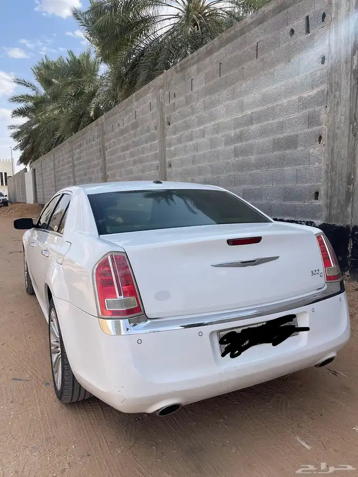 للبيع كرايزلر 5.7 1