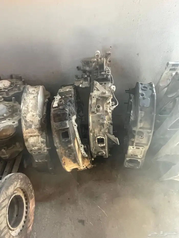 قطع غيار مارسيدس اكتروس ومان واتيكو جميع القطع عليها ضمان 4