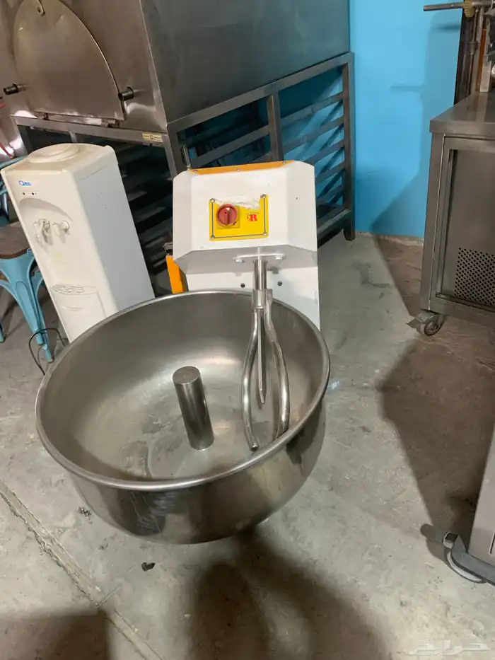معدات مطعم شبه جديد ة 8