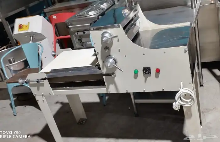 معدات مطعم شبه جديد ة 4