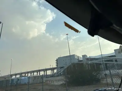 تم البيع الله يبارك للمشتري 64