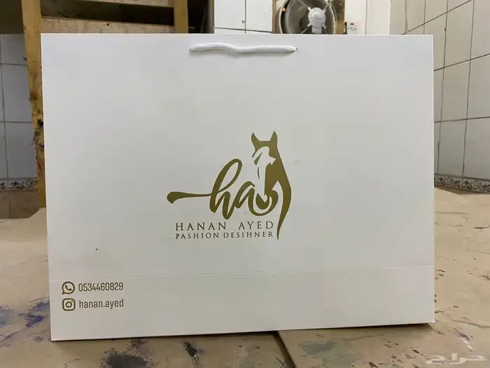 بوكسات اكياس عبايات اكياس شحن أكواب ليبل قماش لوقو جلد تاق 1