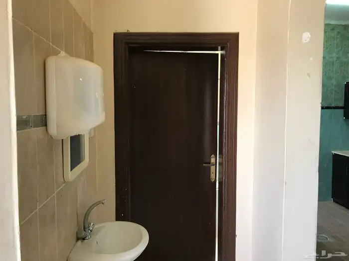 شقة واستراحة عزاب للإيجار 1