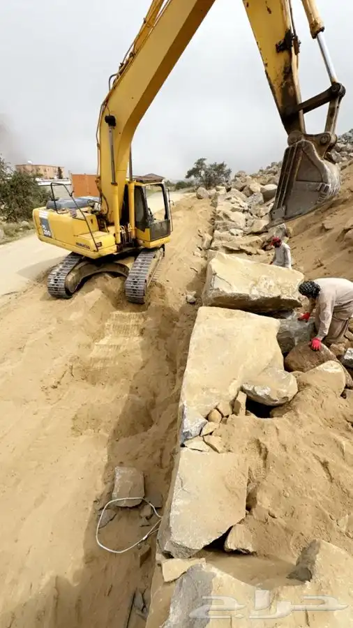 بوكلينات شيولات قلابات للايجار وبناء جدار ودفان سراه عبيدة 8