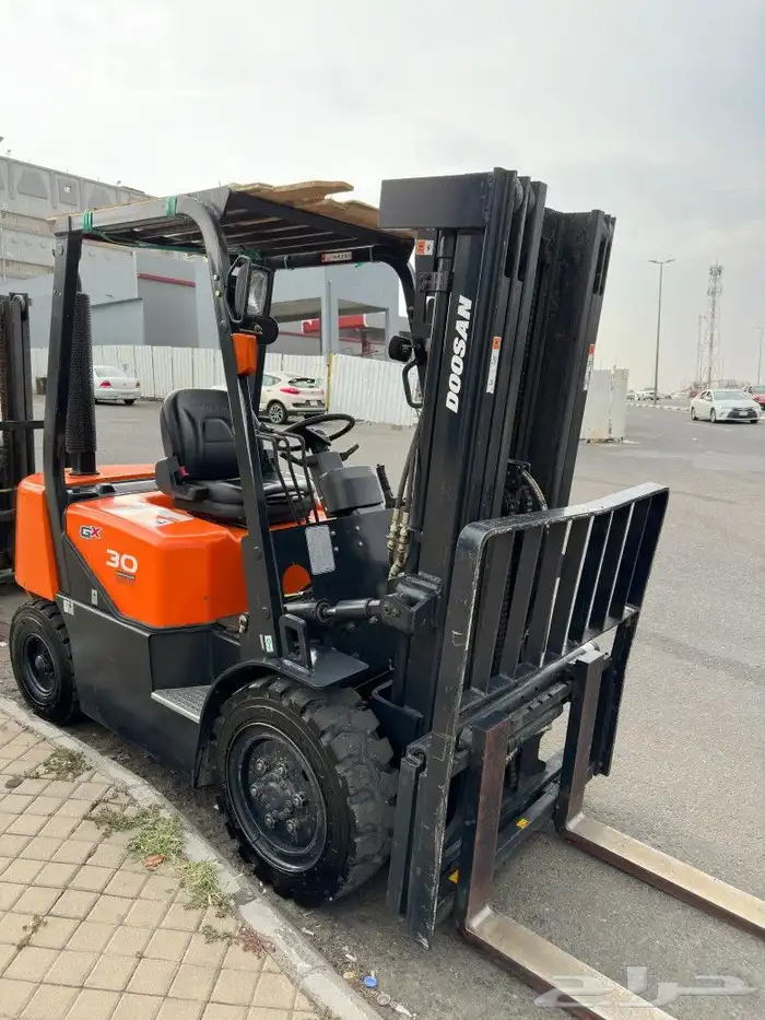 رافعه شوكيه رافعات للايجار سكين يومي وشهري 0