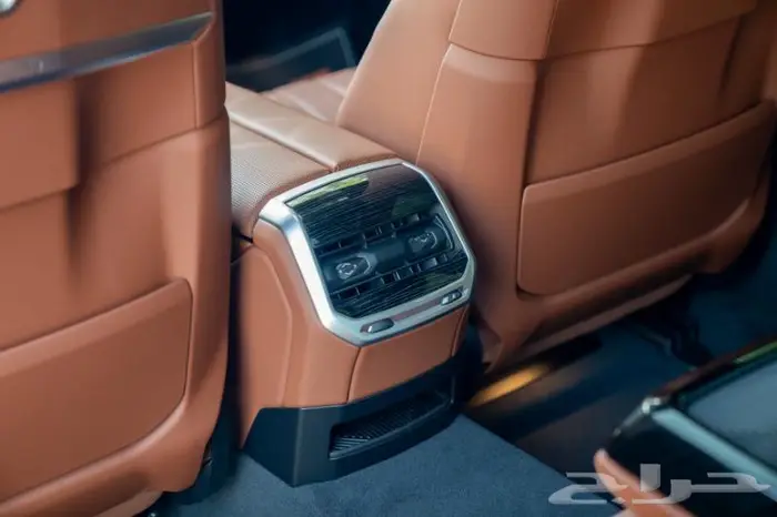 الدفعة الأولى من BMW الفئة السابعة 735i موديل 2026 17