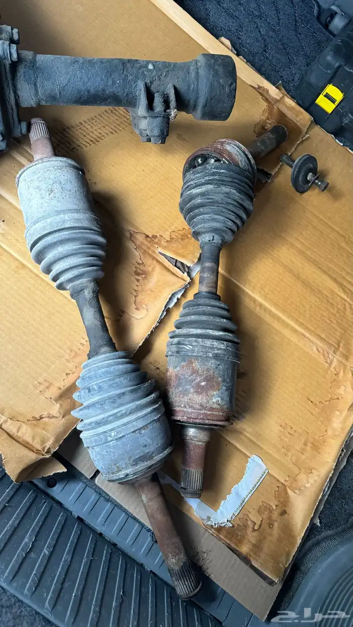 للبيع دفرنس   دفرنش   كارونه اماميه للجيب اللاند كروزر 2