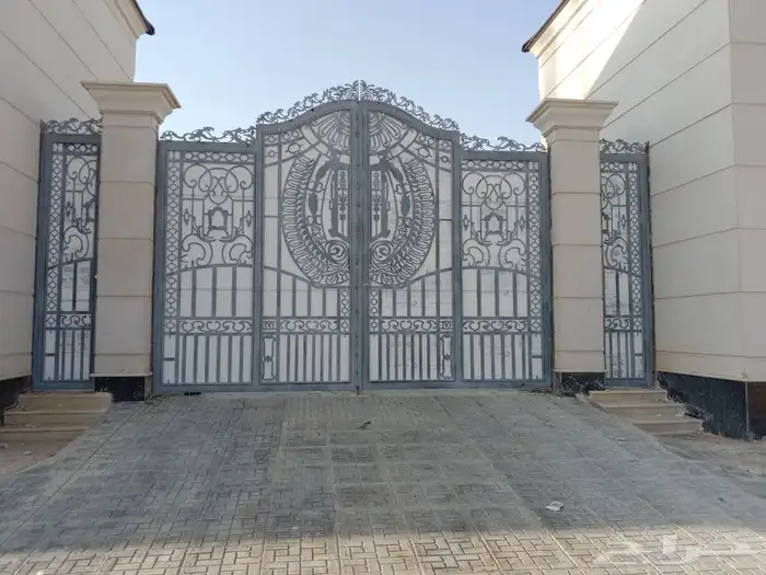 باب حديد لزر دربزىن شباب  مزله ساوتر المنيوم 0